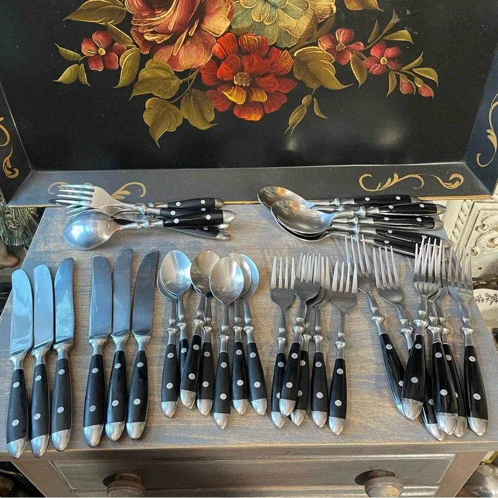 Williams Sonoma Cafe Black stainless flatware 5 piece set silver